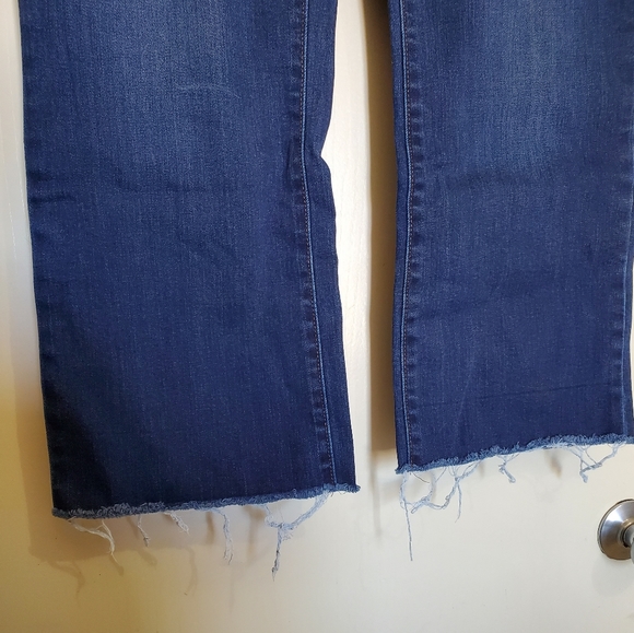 Old Navy Mid Rise Kicker Boot-Cut Frayed Hem Denim Jeans Women's Size 18 - Picture 5 of 5